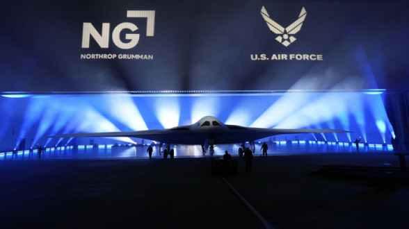 США представили новейший стратегический бомбардировщик (видео)